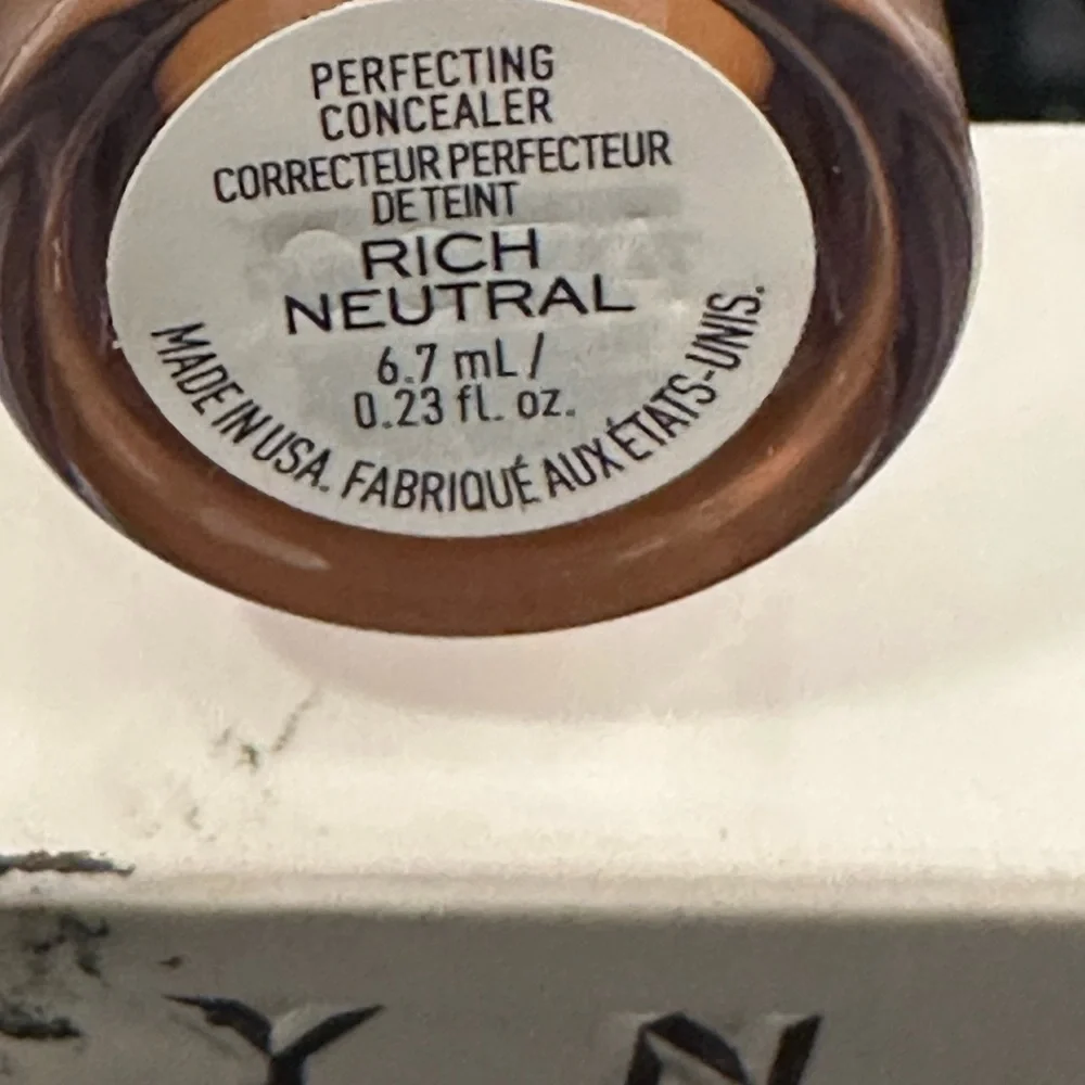 🆕Jaclyn Cosmetics Perfecting Concealer
